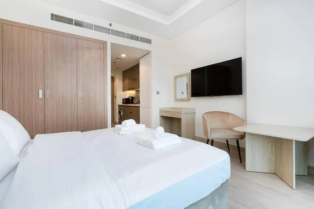Cozy Studio In Azizi - Creek Views Apartment Dubai United Arab Emirates